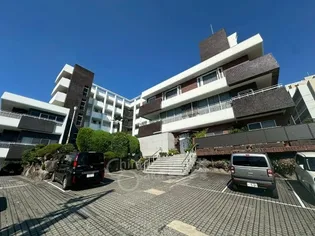 千里山グランドハイツ【3階】の外観