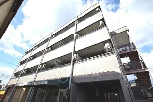エスパシオ・アローネ鶴見【4階】の外観
