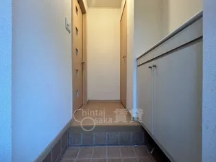 プレアルス【1階】の玄関