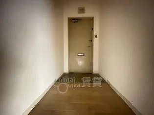 アイシス服部【3階】の玄関