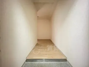 アイシス服部【3階】の玄関