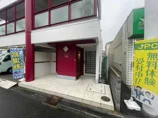 アイシス服部【3階】の玄関