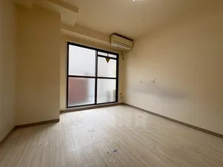 センチュリー新大阪【10階】の居間