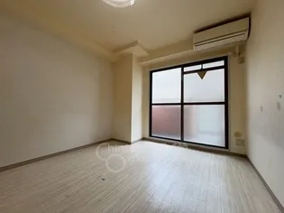 センチュリー新大阪【10階】の居間