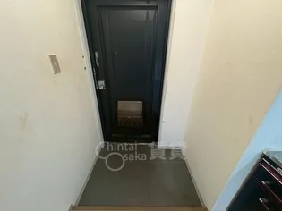 センチュリー新大阪【10階】の玄関