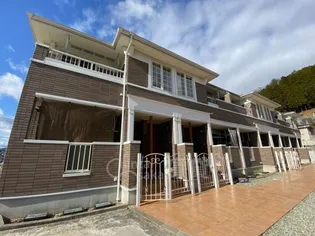 サンリットヒルE棟【1階】の外観