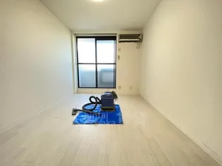 ルミエール箕面3【1階】の居間