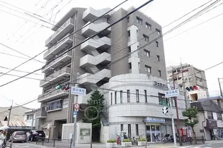 ラ・フレール【3階】の外観