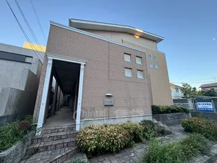 ガルニエ【1階】の外観