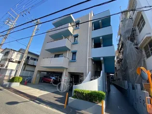 ユンヌホワイエの画像