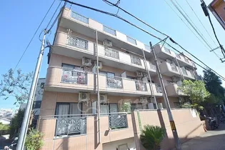 ベストハイツ上新庄【3階】の外観