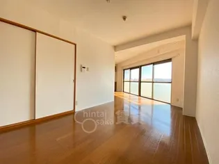 セレコート箕面【4階】の居間