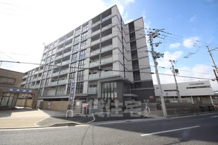 ラ・プリュス【2階】の外観