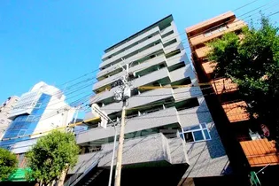 ロイヤルクイーンズパーク吹田片山町【6階】の外観