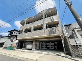 ダルウィニー【1階】の外観