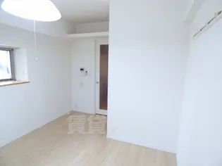 ウェルブライト博多【9階】の居間