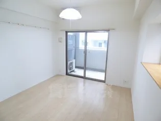 ウェルブライト博多【9階】の居間