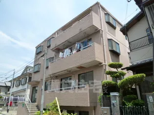 甲東イーストマンション【1階】の外観