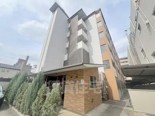 レスぺランス西小路【1階】の外観