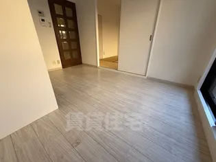 アールマンション堺【1階】の居間