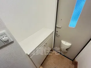 プレアルス【2階】の玄関