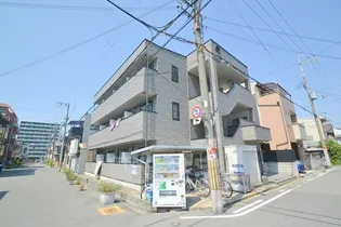 アンプルールフェールドミール【3階】の外観