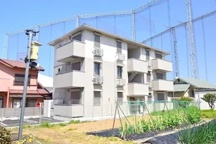 「GL Plus HIGASHIYAGURA」【1階】の外観