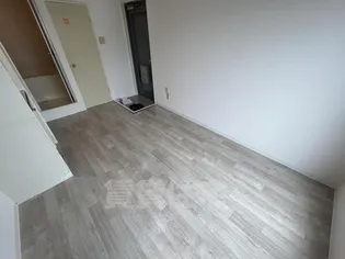 ペントハウス21【3階】の居間