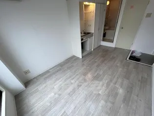 ペントハウス21【3階】の居間