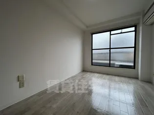 ペントハウス21【3階】の居間