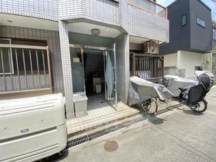 ペントハウス21【4階】の玄関