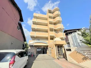 Green Coat【2階】の外観