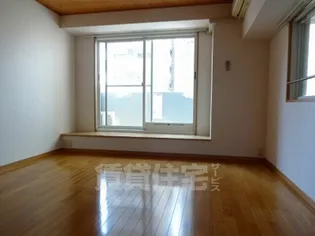 エステートモア今泉【9階】の居間