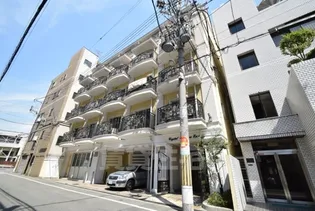 クリスタルエレガンス・EAST【2階】の外観