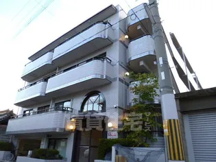 ロイヤルビーブル【2階】の外観