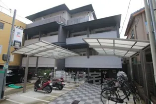 Nestor【1階】の外観