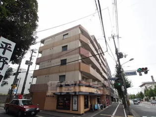 アート衣笠【6階】の外観