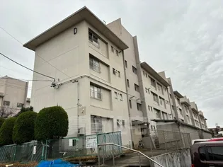 東丘住宅D号棟の画像