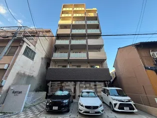 ラタン【2階】の外観