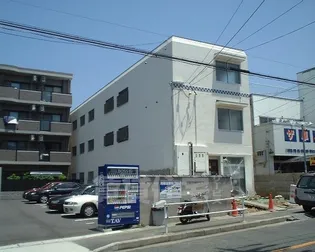 レジデンスウィズマイガレージ【3階】の外観