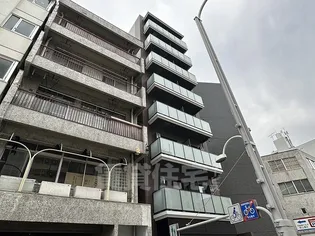 グラフティ【3階】の外観