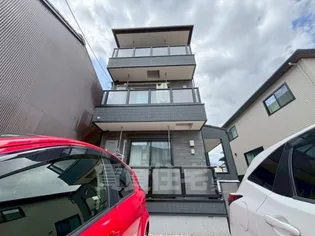 リ:ルーム 伏見【3階】の外観