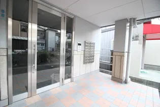 18kasugano【4階】の玄関