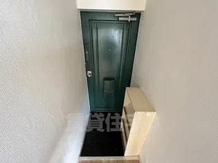 レジデンシア甲東園【3階】の玄関