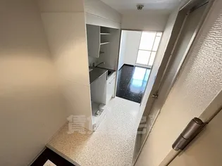 エヌエムドゥーズ【2階】の内装