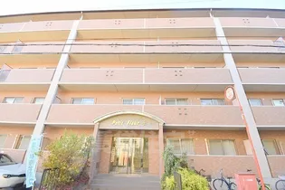 プチフルール千【3階】の外観