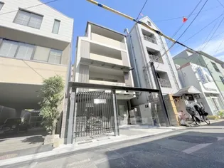 カローレ御所南【4階】の外観