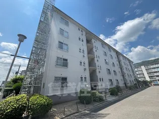 水無瀬青葉ハイツ10号棟【4階】の外観