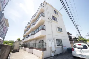 ロイヤルモアあやめ池【1階】の外観