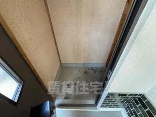 第一八ノ坪荘【2階】の玄関